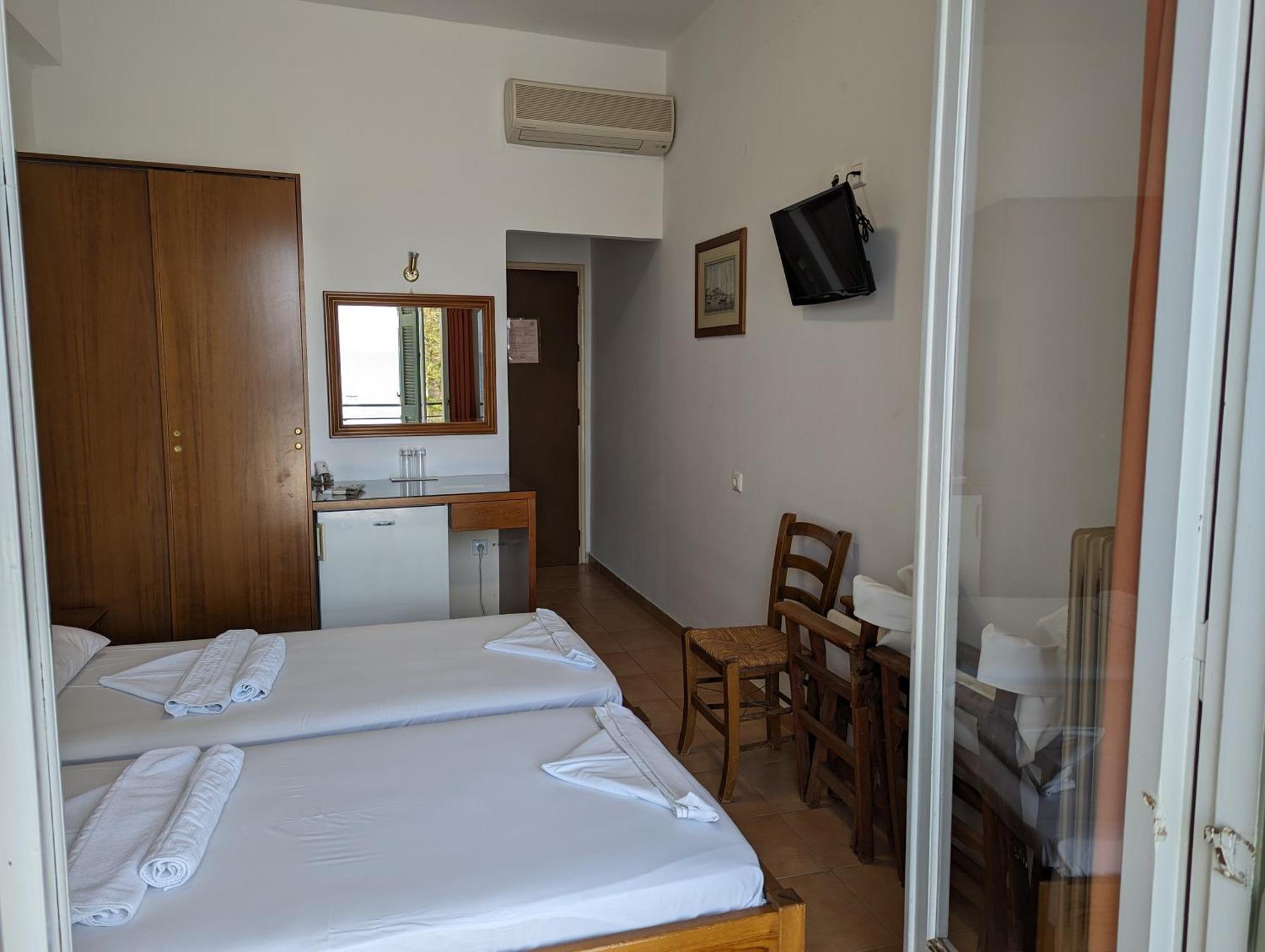 Helen'S Rooms Míloi 外观 照片